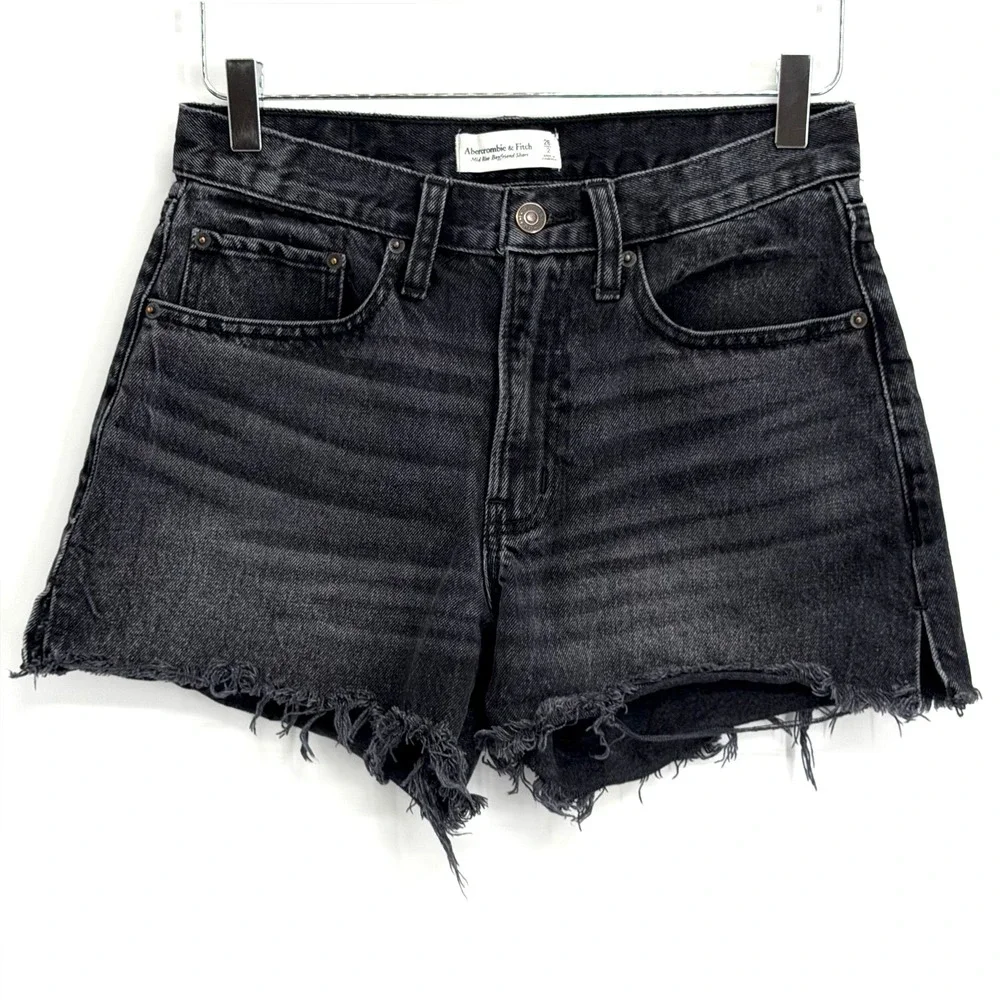 Abercrombie & Fitch Mid Rise Boyfriend Short Size 26 Black Denim Raw Hem Cut Off